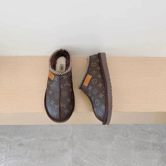 Brown “Crown” Slippers